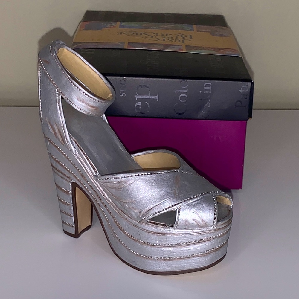 Just the Right Shoe Silver Cloud
